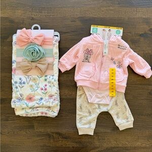 NWT Disney Baby 3 Piece Set/Fuzzy Blanket and 3 Headbands (6 month)